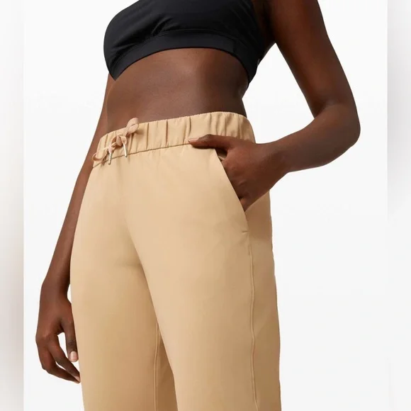 Lululemon On the Fly Jogger - Picture 3 of 10